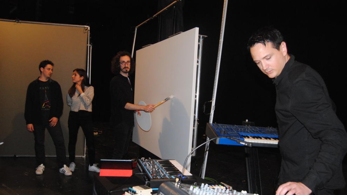 Marc Marzenit i Albert Barqué van portar a terme ahir un assaig de l’espectacle a L’Amistat.