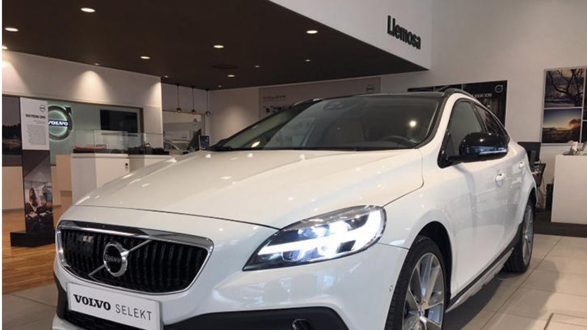 Volvo V40 Cross Country 2.0 D3 Auto Summum