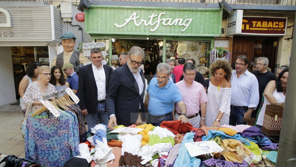 La Paeria planteja facilitar la implantació de mitjanes i grans superfícies a l'Eix Comercial