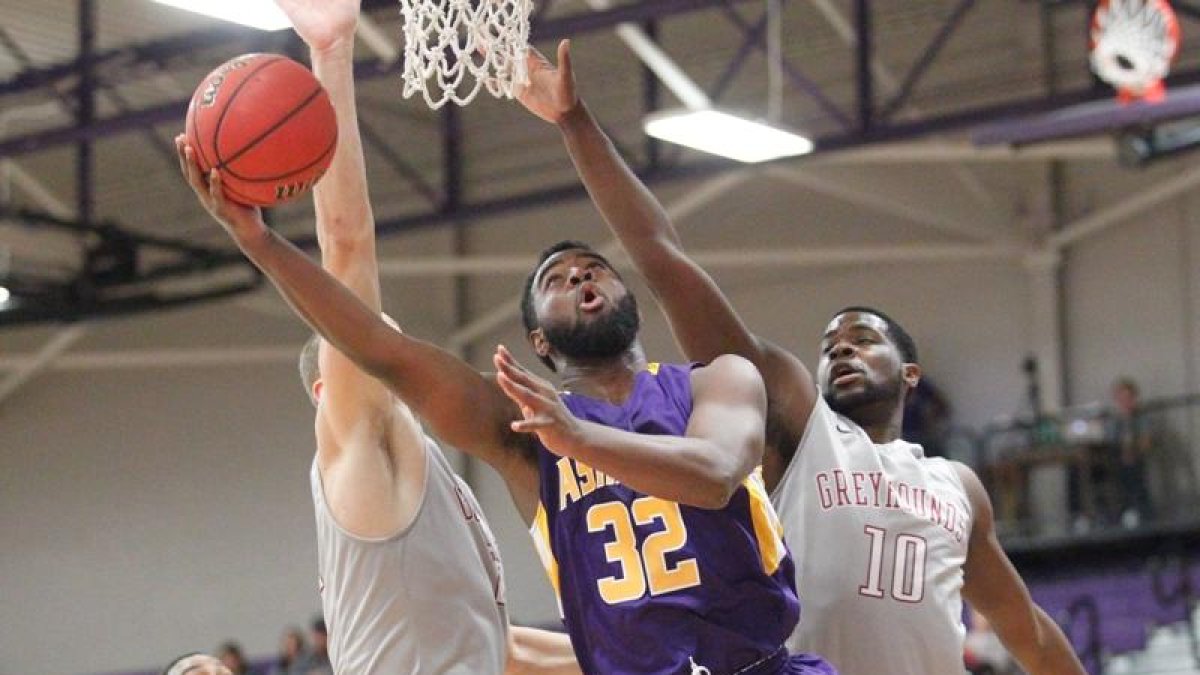 Wendell Davis, durante un partido con su universidad.