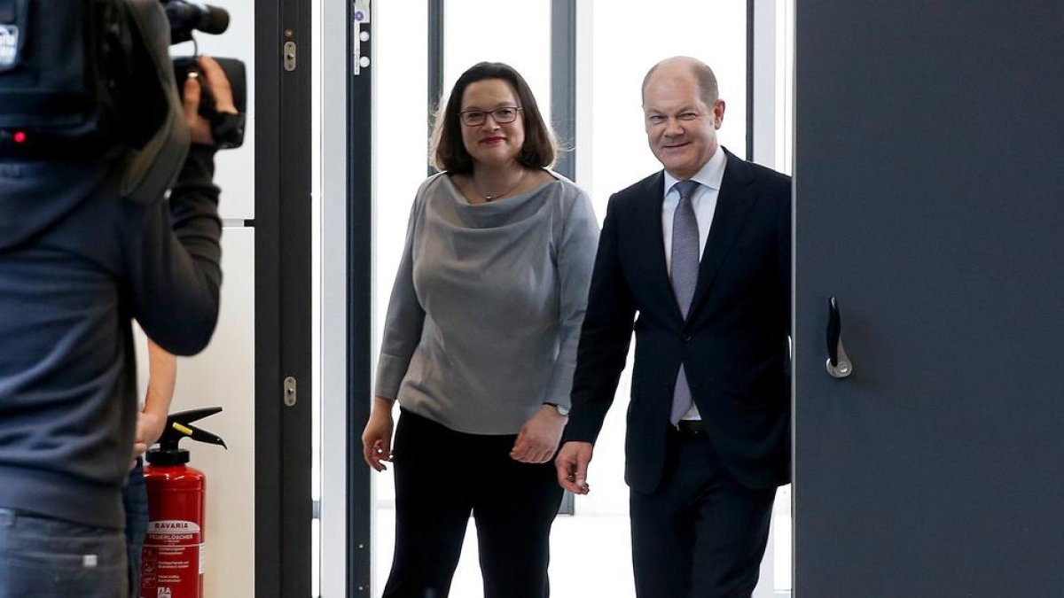 La líder parlamentaria del SPD junto al nuevo ministro de Finanzas.