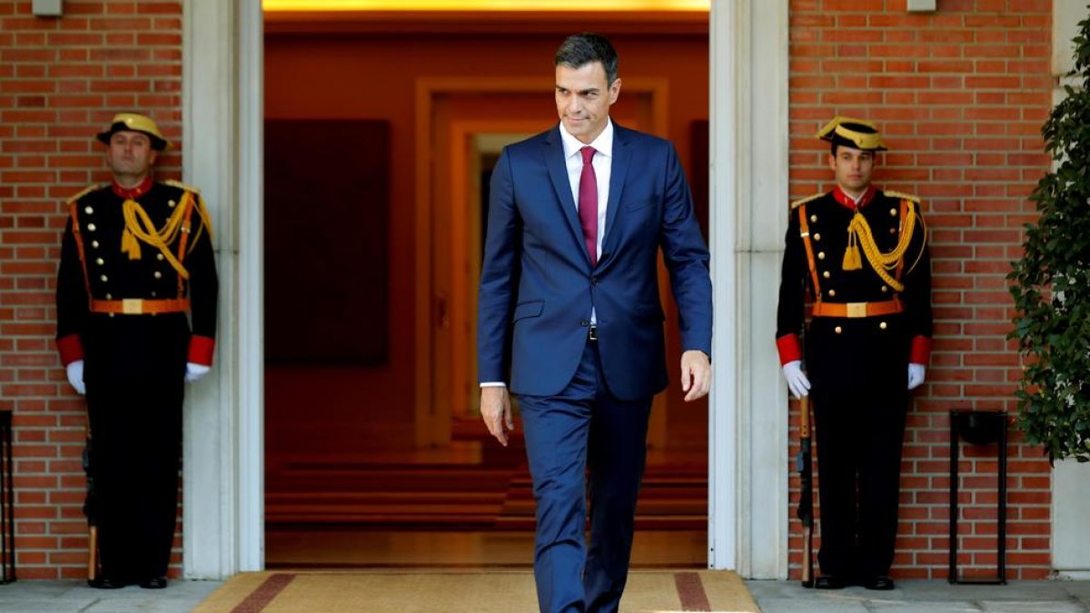 Pedro Sánchez niega que su tesis sea un plagio y anuncia acciones legales