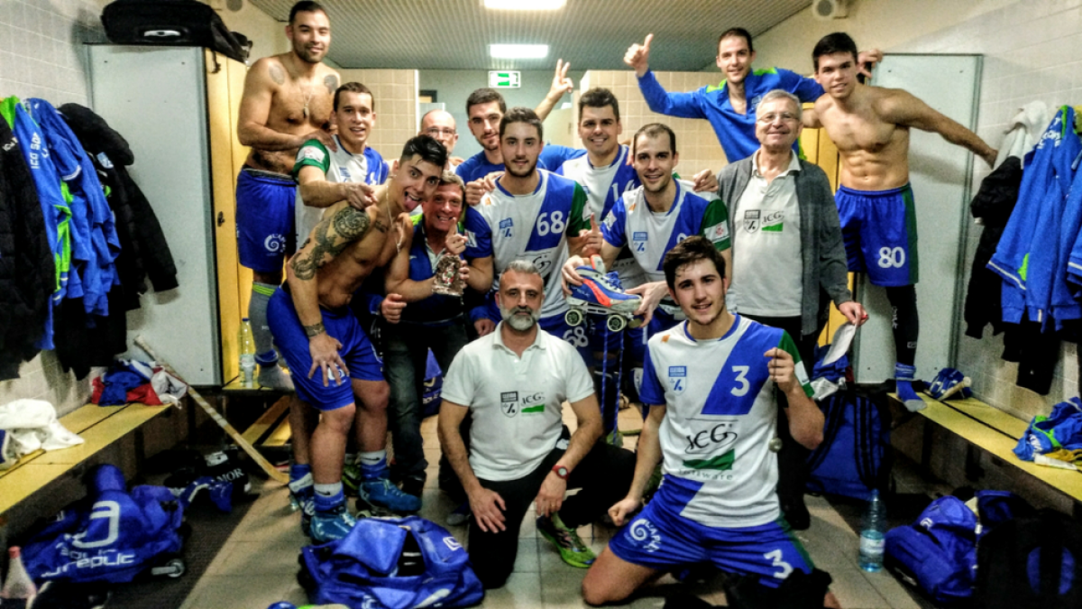 Albert Folguera, donant instruccions a Roberto di Benedetto durant el partit d’ahir.
