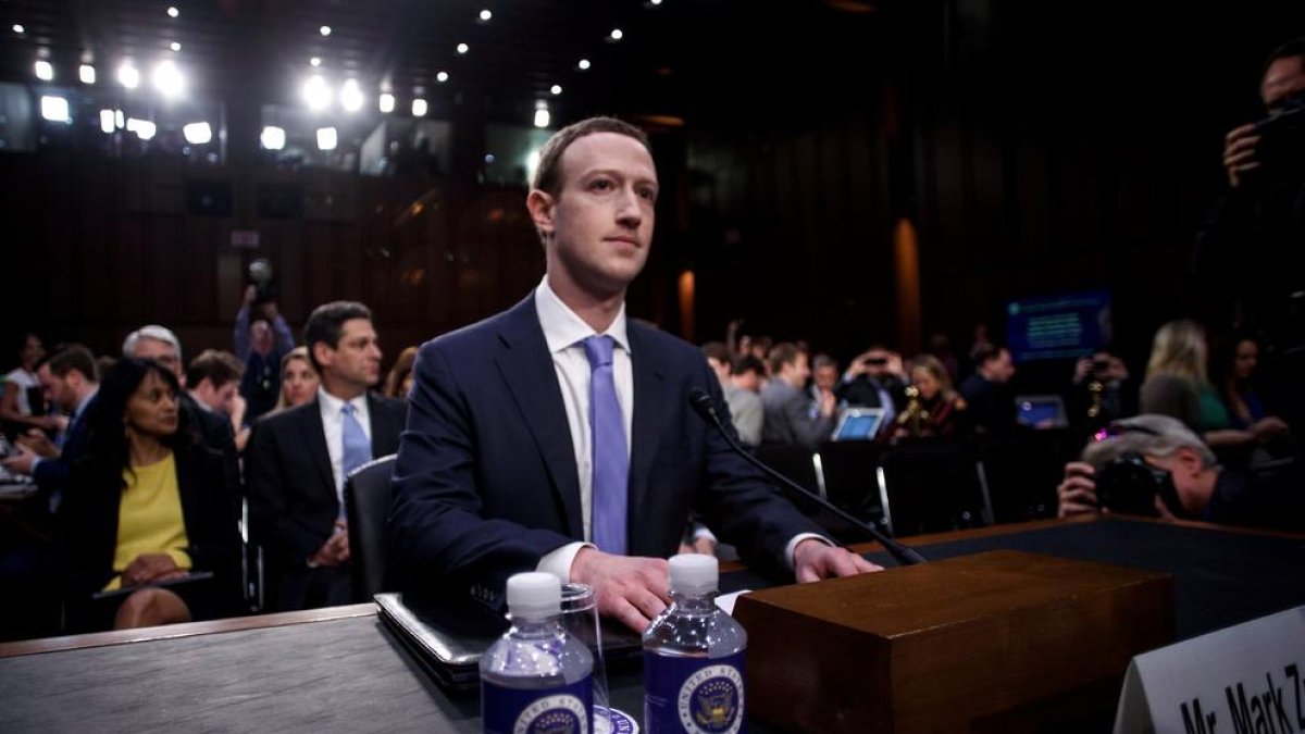 El fundador de Facebook, Mark Zuckerberg, ayer, en Washington.
