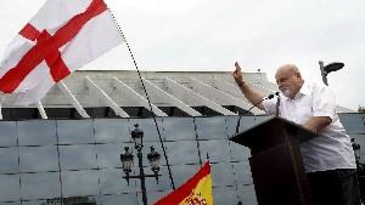 El empresario alemán que regañó a Torrent se presenta a alcaldía de Barcelona