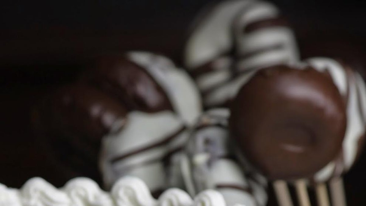 Per un pastís alt (layer cake) de 18 cm de diàmetre: