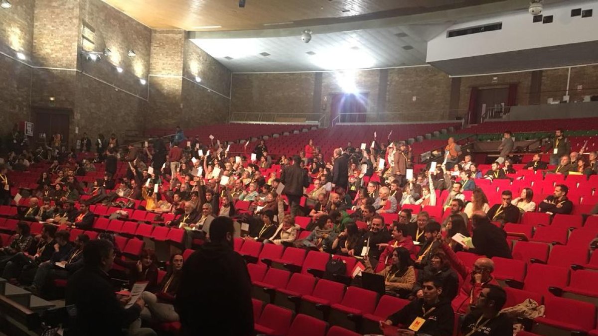 Puigdemont confía en que la CUP mantindrà l'abstenció a Torra avui a Cervera