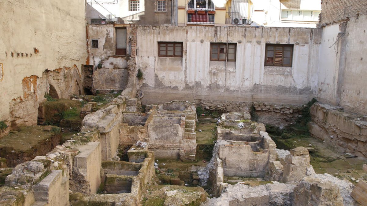 Imatge del solar on es construirà el nou edifici al costat del Palau Provincial a Lleida.