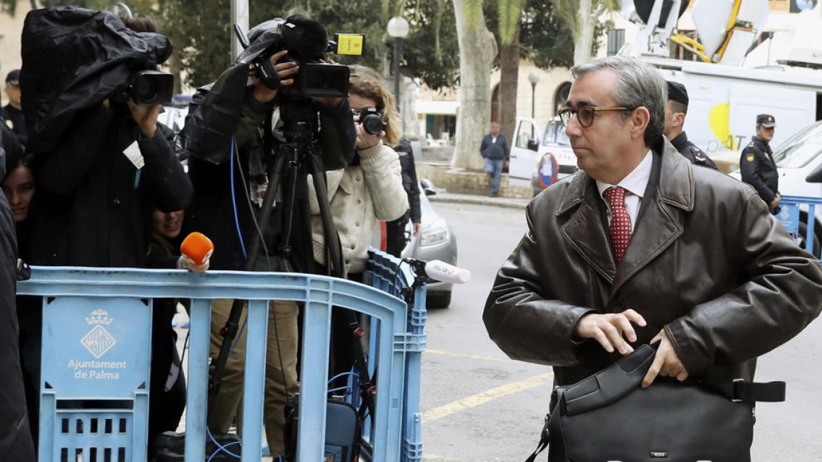 El TS rebaixa la pena a Torres a 5 anys i 8 mesos i deixa 3 anys i 8 mesos a Matas