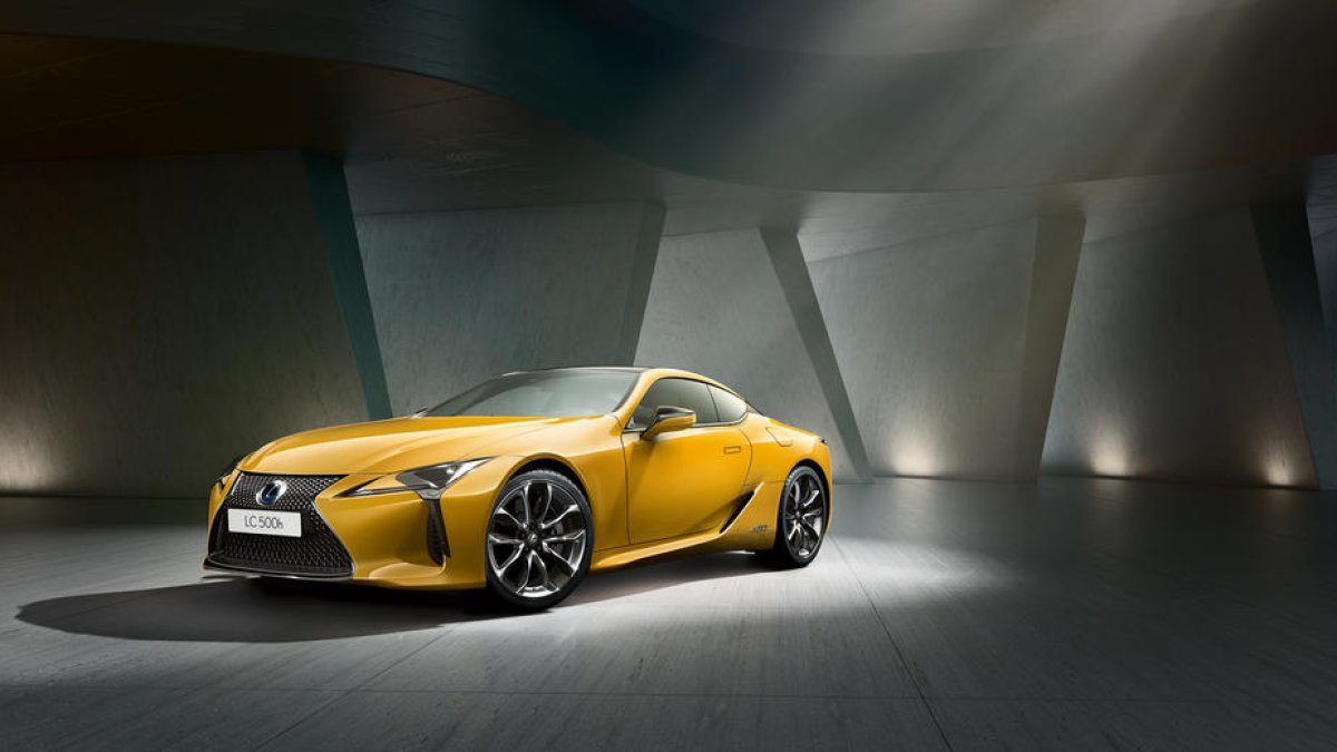 Lexus presenta l'LC 500h Yellow Edition