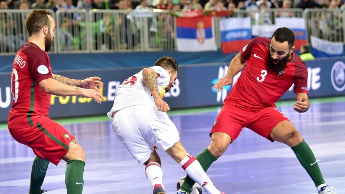 Els jugadors de la selecció de Portugal van endur-se el campionat en el darrer minut.