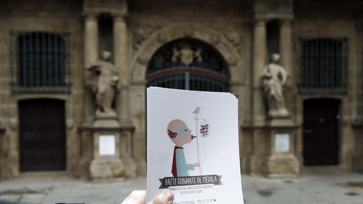 Es busca home jove per donar medul·la òssia