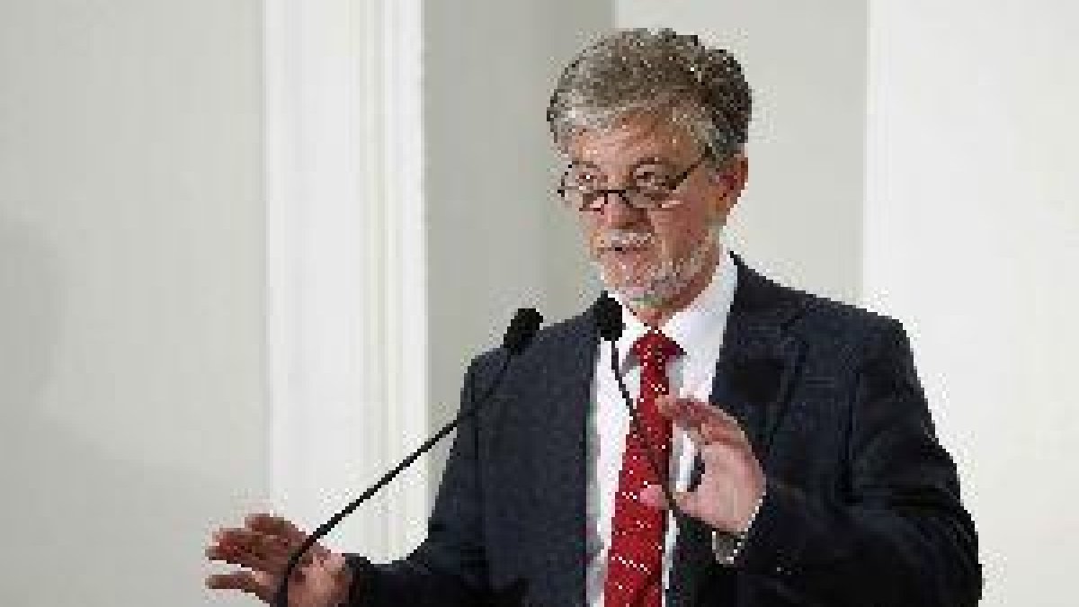 El alcalde de Zaragoza dice que con Catalunya se ha hecho una aberración jurídica