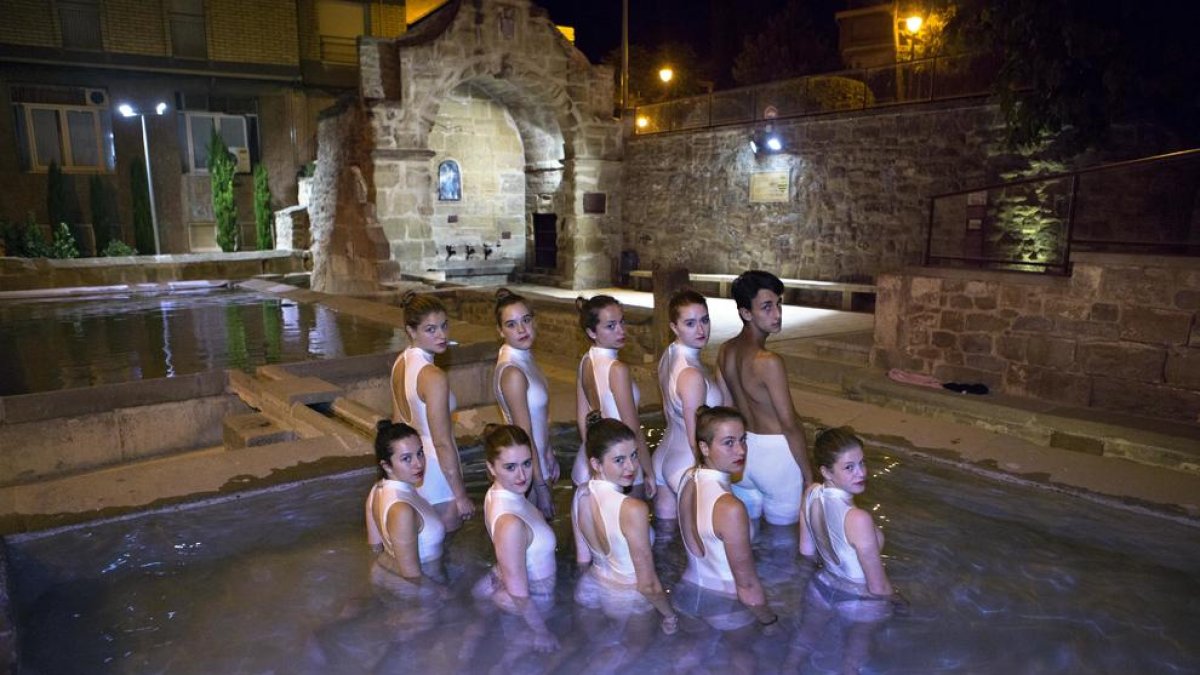 Assaig de l’espectacle de l’Escola de Dansa Montse Esteve, ahir a les Fonts de la Vila.