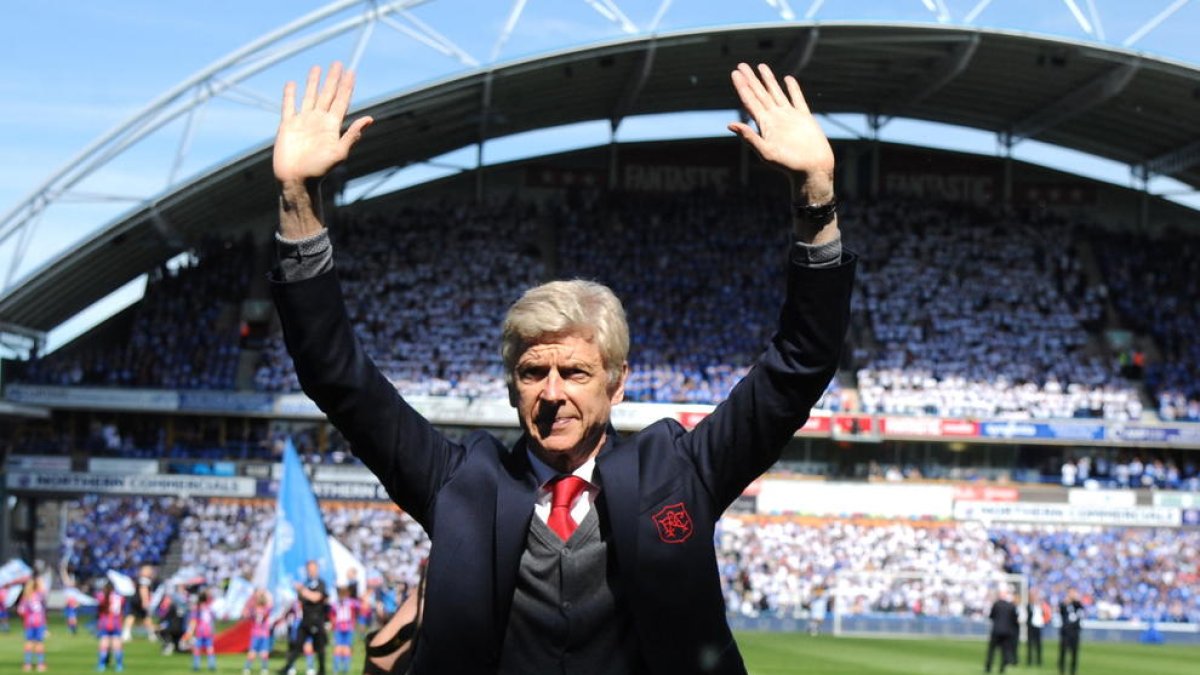 El City llega a los 100 puntos y Wenger se despide con victoria