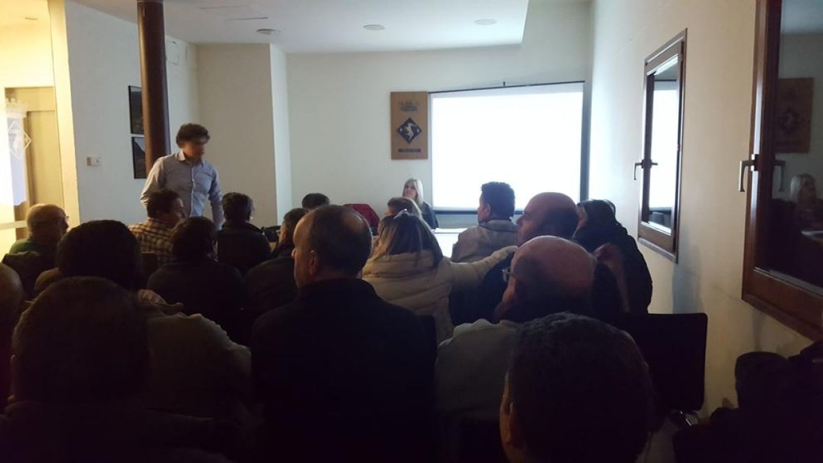 La reunión informativa con los vecinos de Vilaller del jueves.