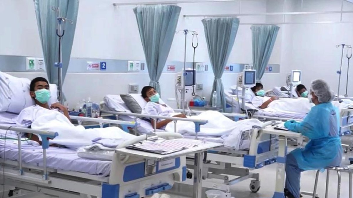 Quatre dels menors rescatats en un hospital de Tailàndia.