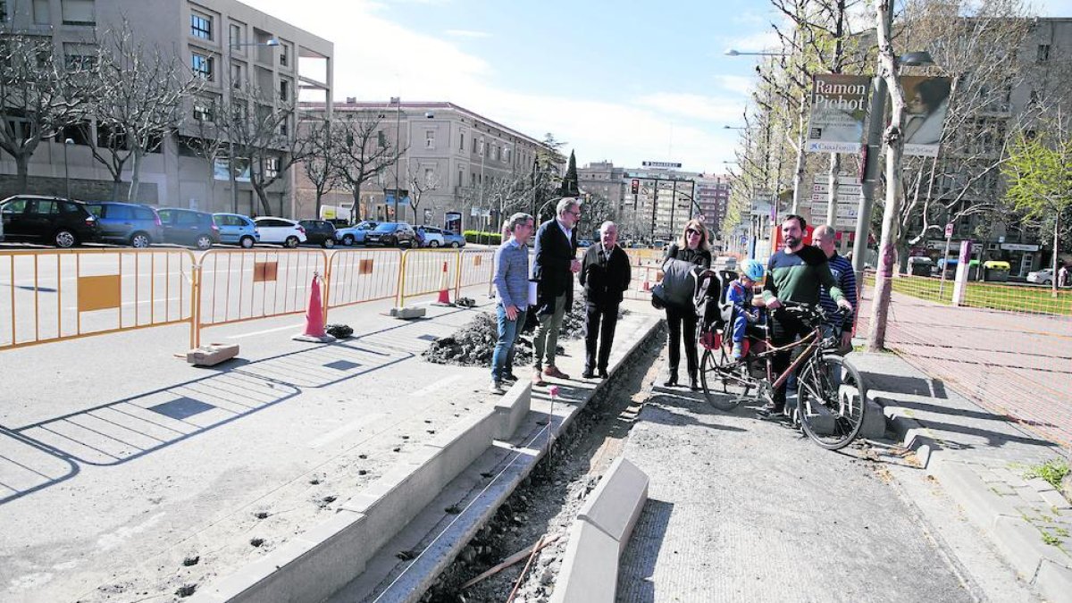 Las obras de mejora del carril bici que la Paeria está ejecutando en la Rambla d’Aragó.