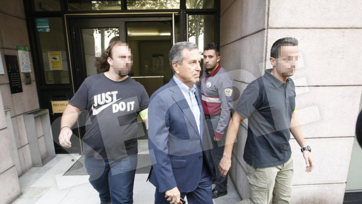 Enrique Regaño. El responsable de Vies i Obres va sortir detingut de l'Edifici President. Cap a les 15.00 hores va ser posat en llibertat