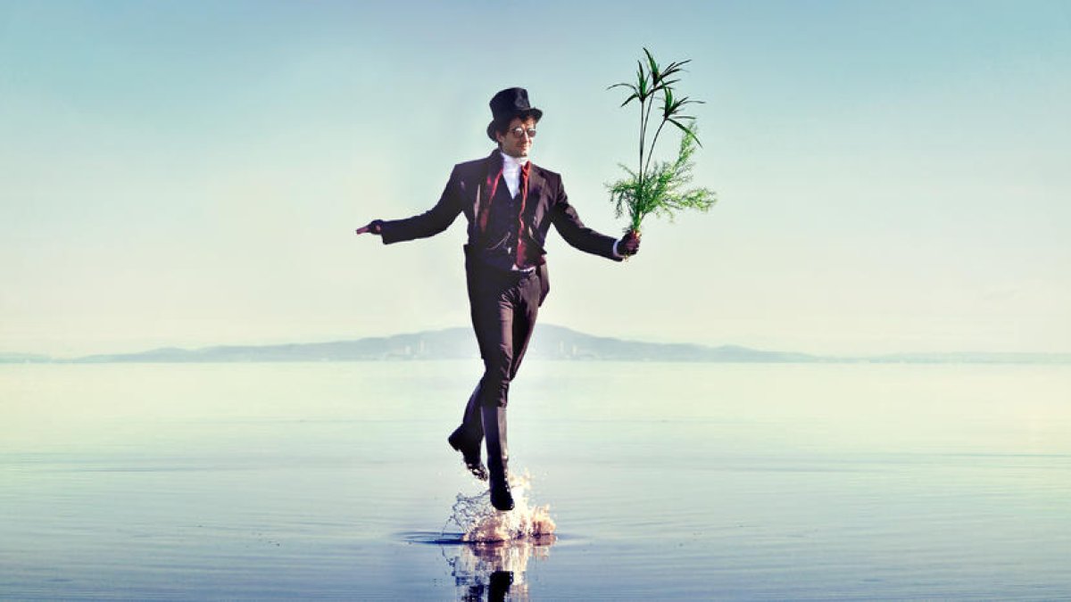 Imatge promocional de Guillem Roma i el seu fins ara últim treball discogràfic, ‘Connexions’.