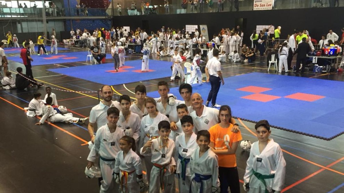 Quince medallas para el CN Lleida en el Provincial de taekwondo