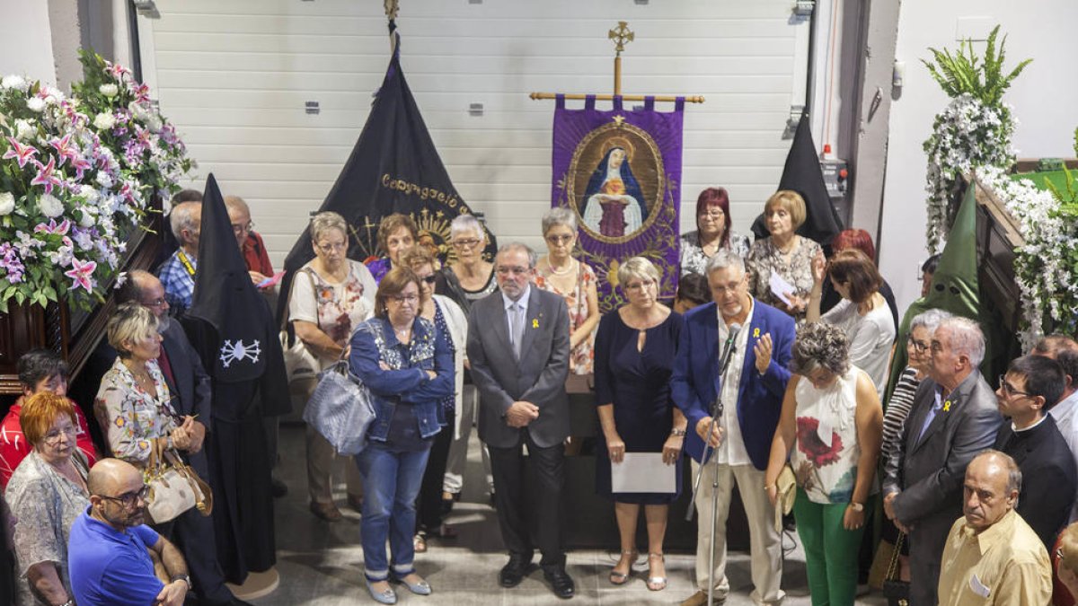 Acto inaugural ayer en Bellpuig de la nueva sala dedicada a la tradicional fiesta de la Verge dels Dolors.