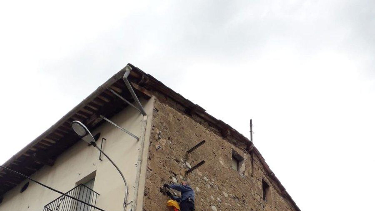 Momento de la intervención de los bomberos.