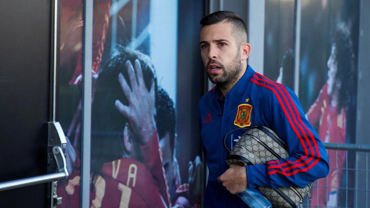 El blaugrana Jordi Alba, abans d’acudir a la roda de premsa de la selecció espanyola.