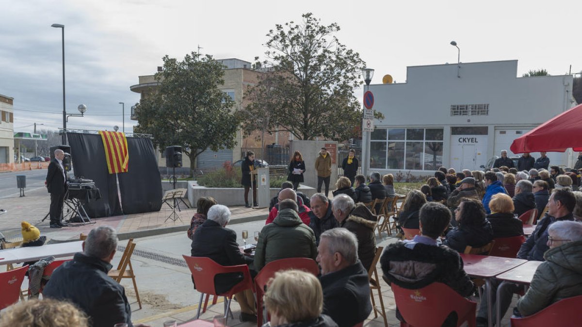 Almenar va celebrar ahir una activitat per la llibertat dels presos polítics i pels exiliats.