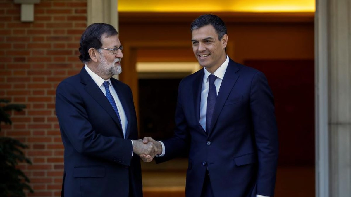 Rajoy i Sánchez pacten una resposta