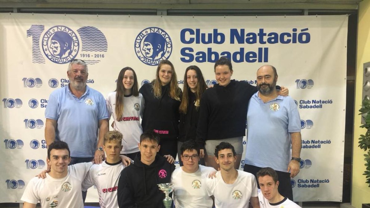 Foto de familia para celebrar la gran actuación.