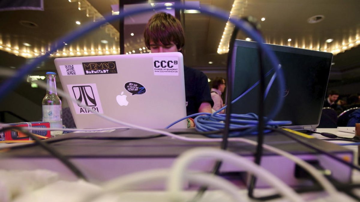 Una de cada tres informacions falses que circulen per internet és sobre salut