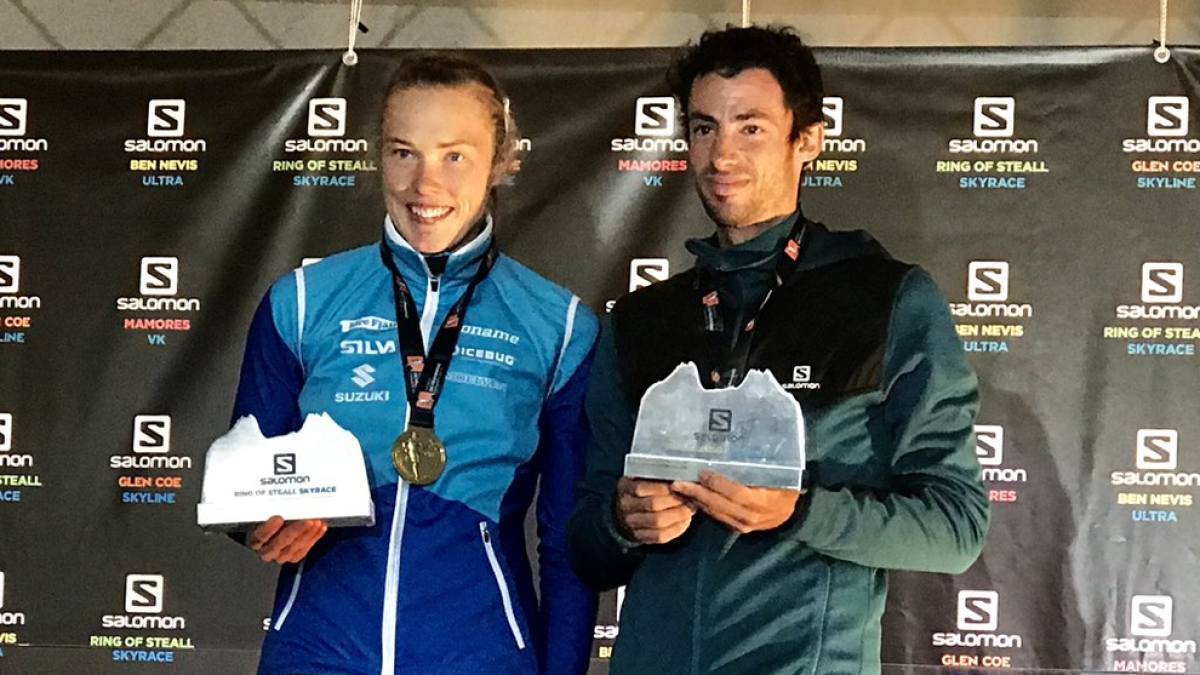 Kilian Jornet junto a la ganadora femenina de la prueba, la sueca Tove Alexanderson.