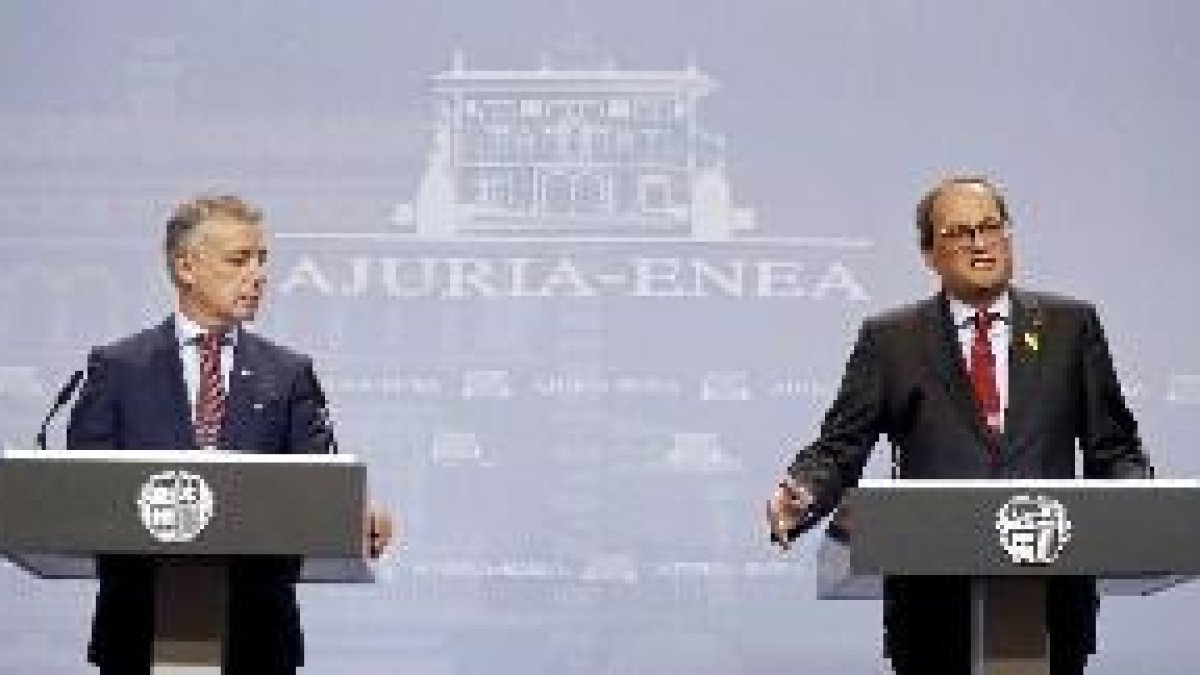Torra desdeña una reforma estatutaria y Urkullu pide gestos de distensión