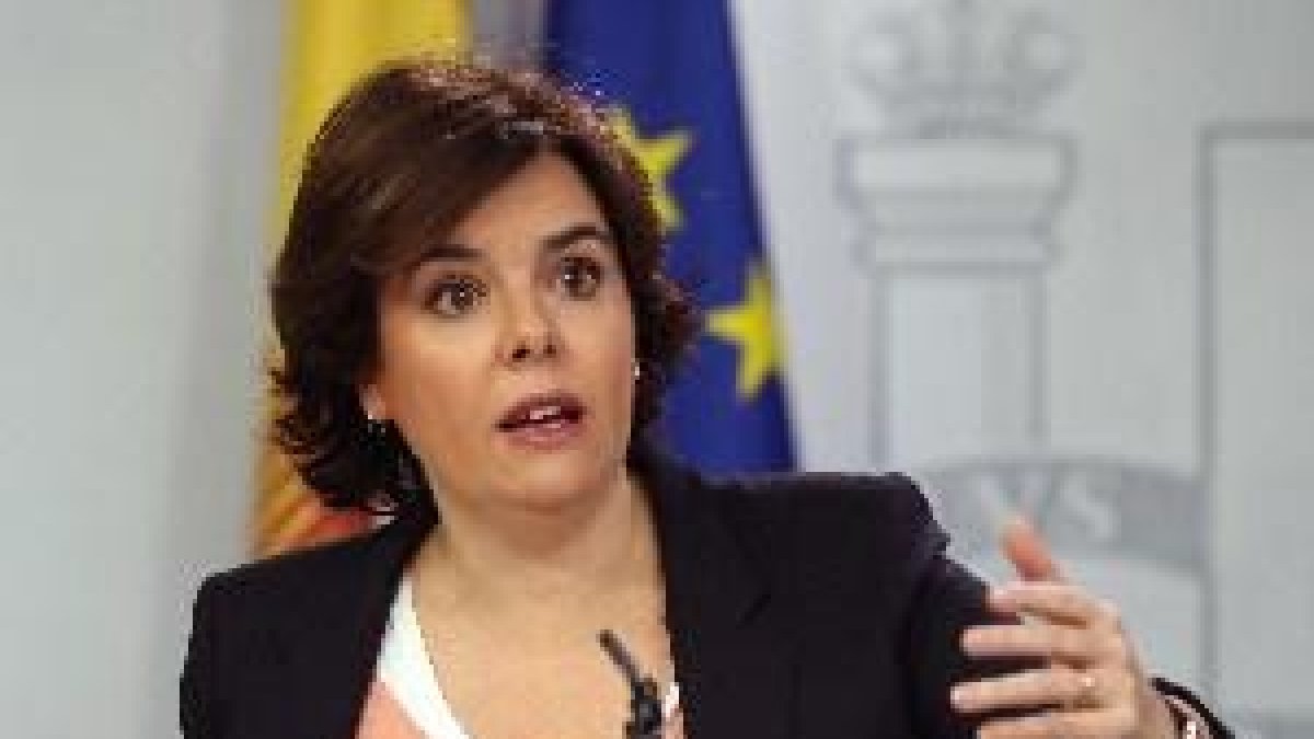 Sáenz de Santamaría: la investidura telemàtica de Puigdemont és inassumible