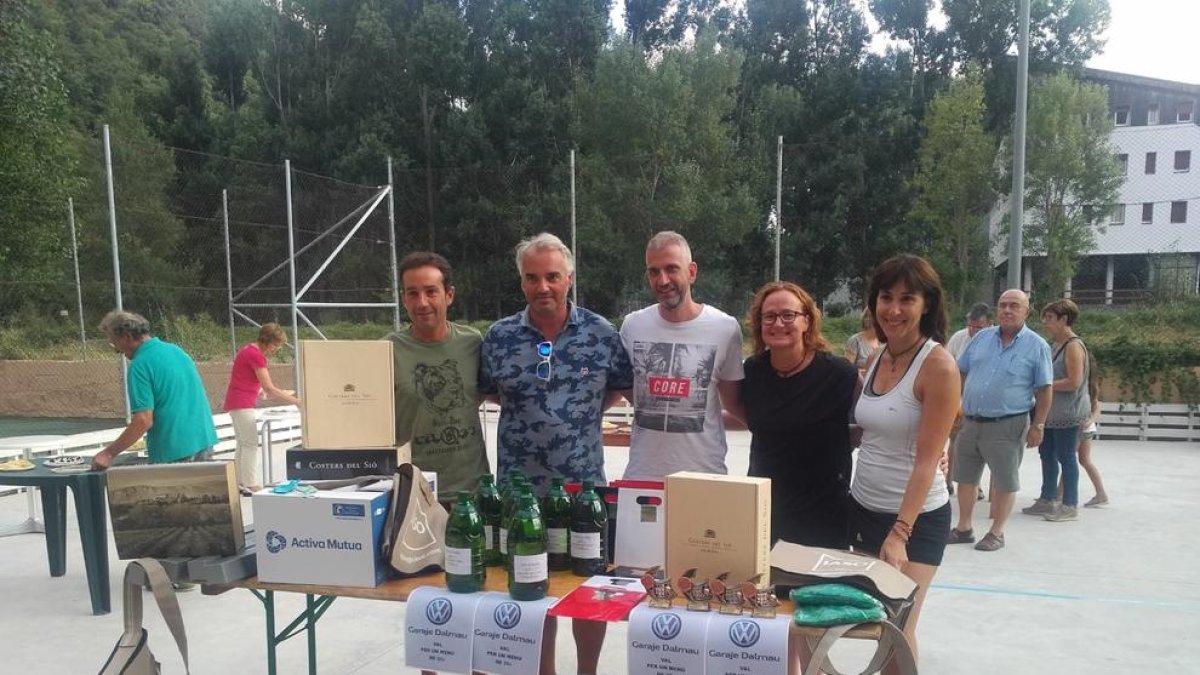 Los ganadores recibieron varios obsequios de los patrocinadores.