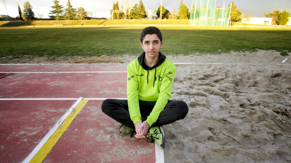 Pere Pané, ahir a les pistes d’atletisme municipals de les Basses, on s’entrena.