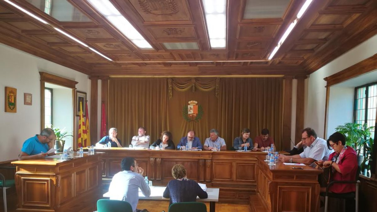 Un momento del pleno celebrado ayer en Vielha.