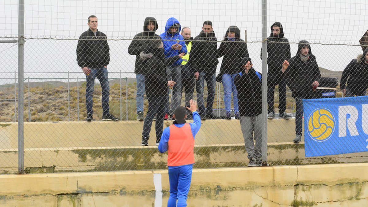 Picabaralla amb aficionats blaus