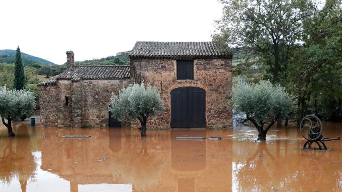 Al menos 5 muertos por inundaciones cerca de Carcasona, en el sur de Francia