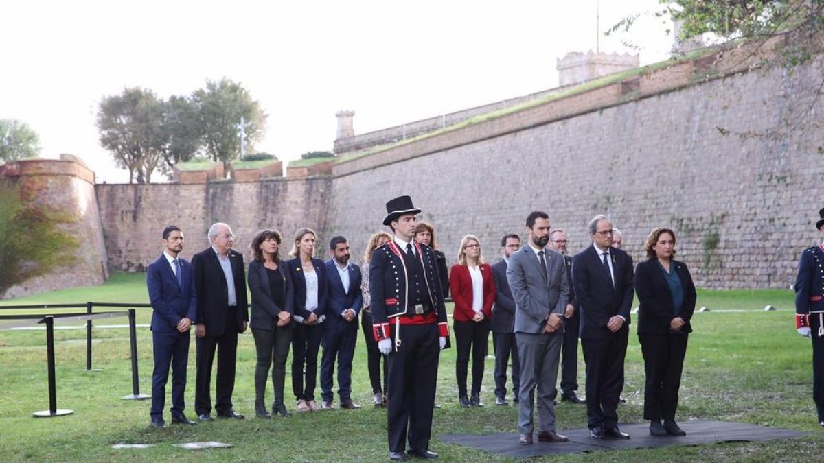 Torra, Torrent i Colau fan una ofrena conjunta davant del monument a Companys