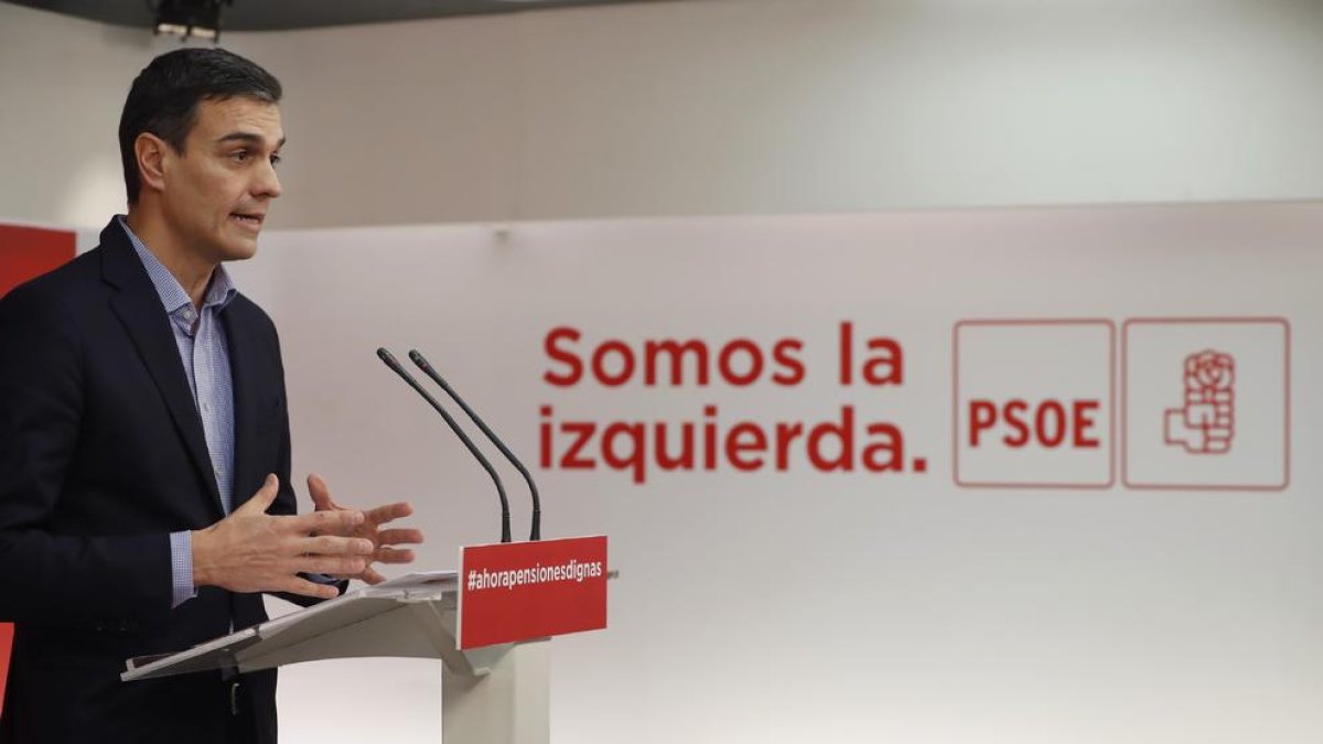 El secretario general del PSOE en rueda de prensa.