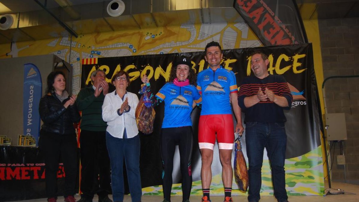Ramona Gabriel i Diego Tamayo, premiats a l’Aragó Bike Race.