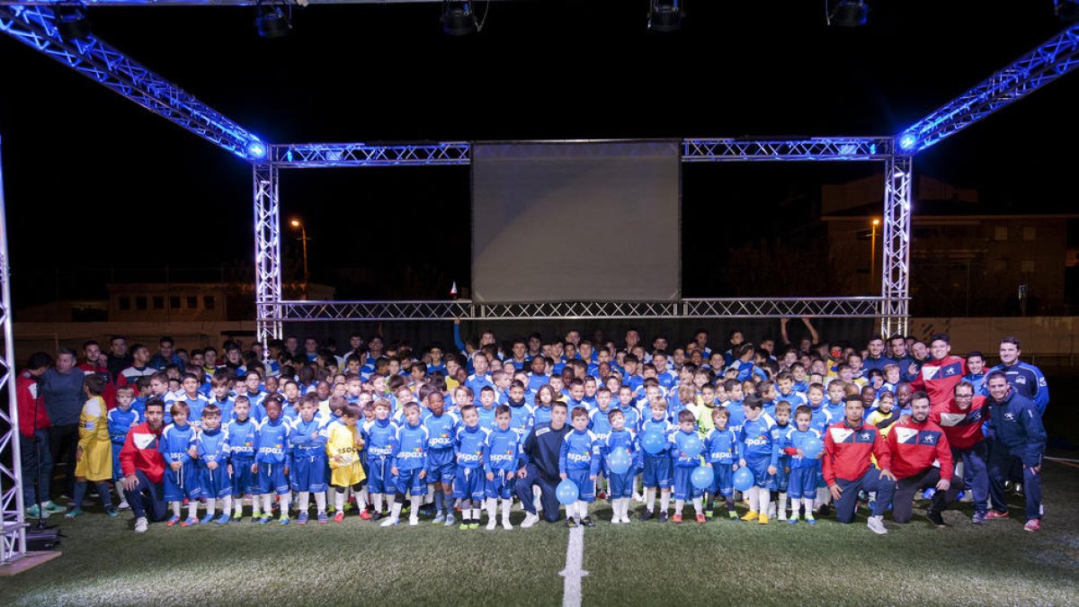 L’Escola de Futbol Baix Segrià presenta tots els seus equips, integrats per 230 jugadors i jugadores
