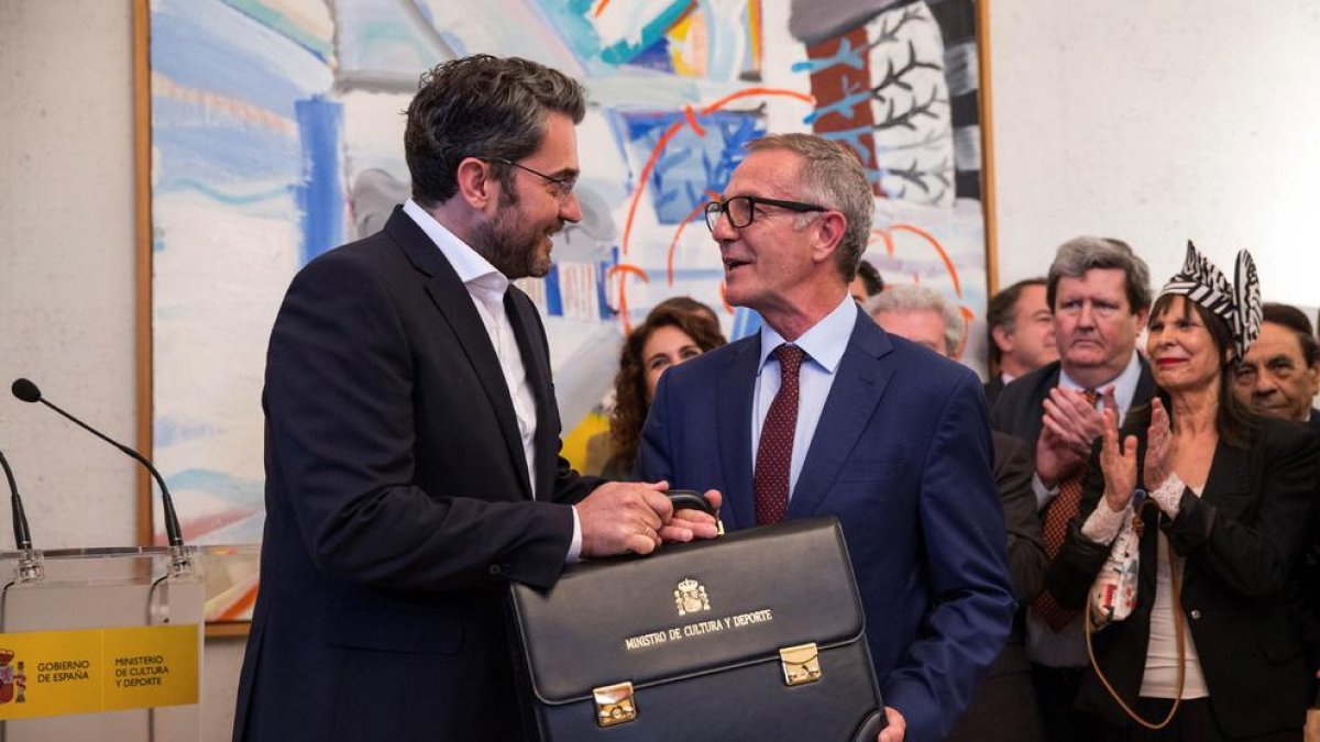 El exministro Màxim Huerta entrega la cartera a José Guirao.