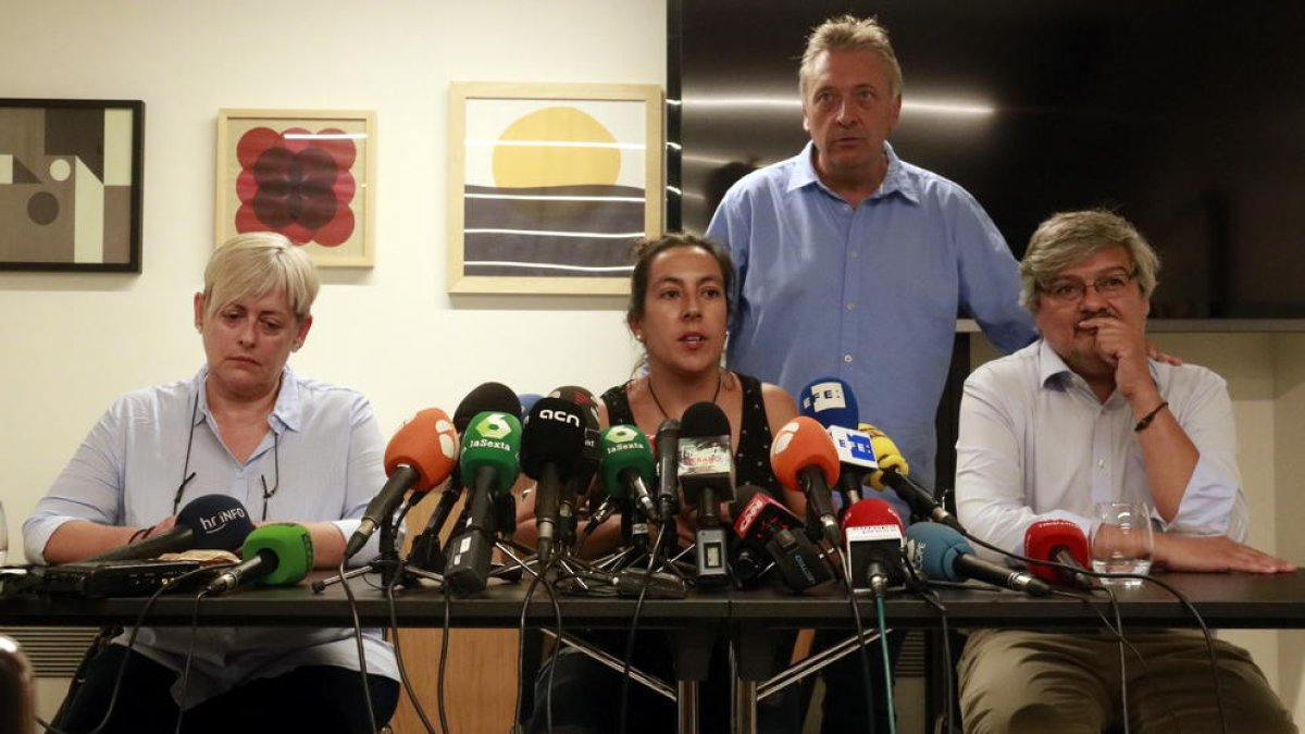 La roda de premsa de l’associació UAVAT, que reuneix víctimes dels atemptats