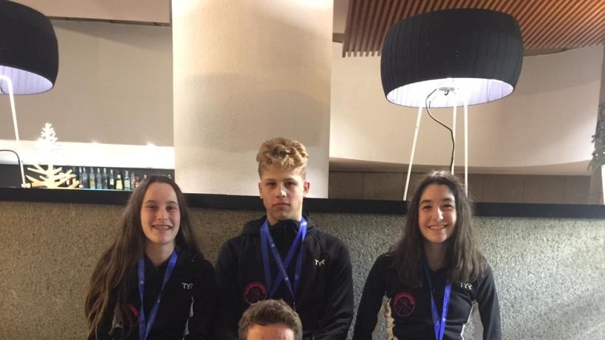 Los cuatro medallistas del CN Cervera de ayer.