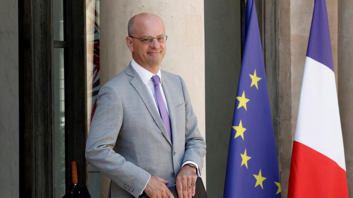 França suprimirà 1.800 places de funcionaris d'Educació el 2019