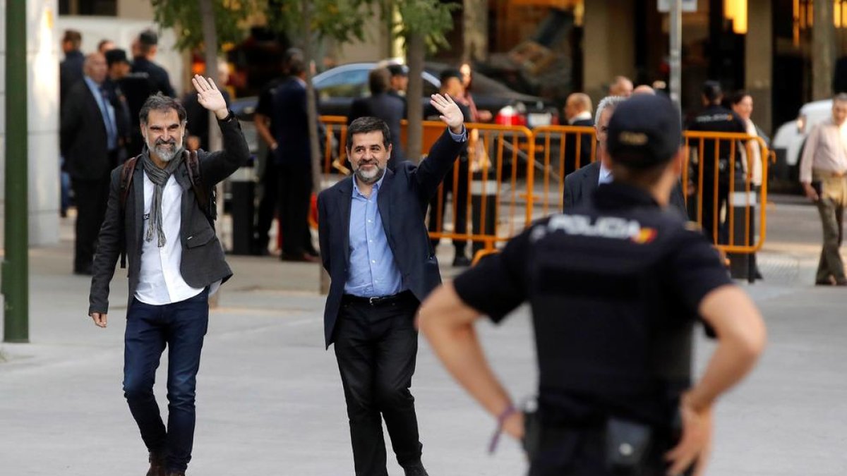 Sànchez i Cuixart lamenten la desunió de l'independentisme i critiquen l'actuació de la Justícia