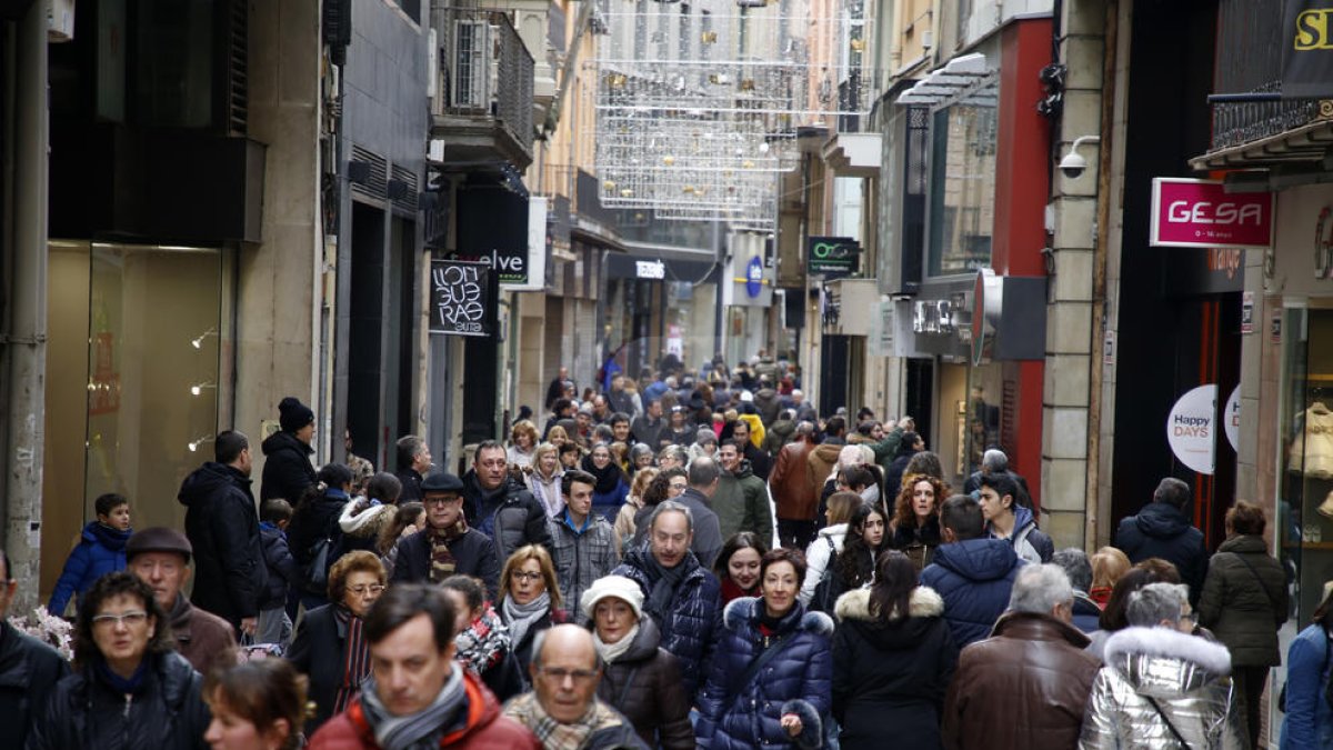 Iniciativa per tancar botigues a Lleida a les 19.00 hores el dia 28
